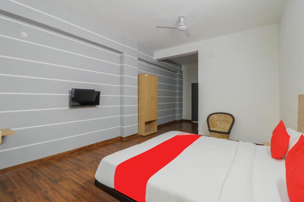 Townhall Bhiwadi Eksteriør billede
